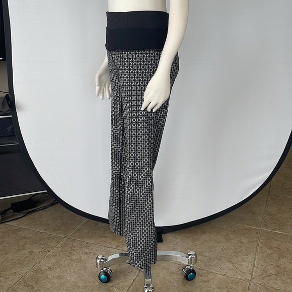 Lululemon Pants Size 6 - Picture 8 of 14